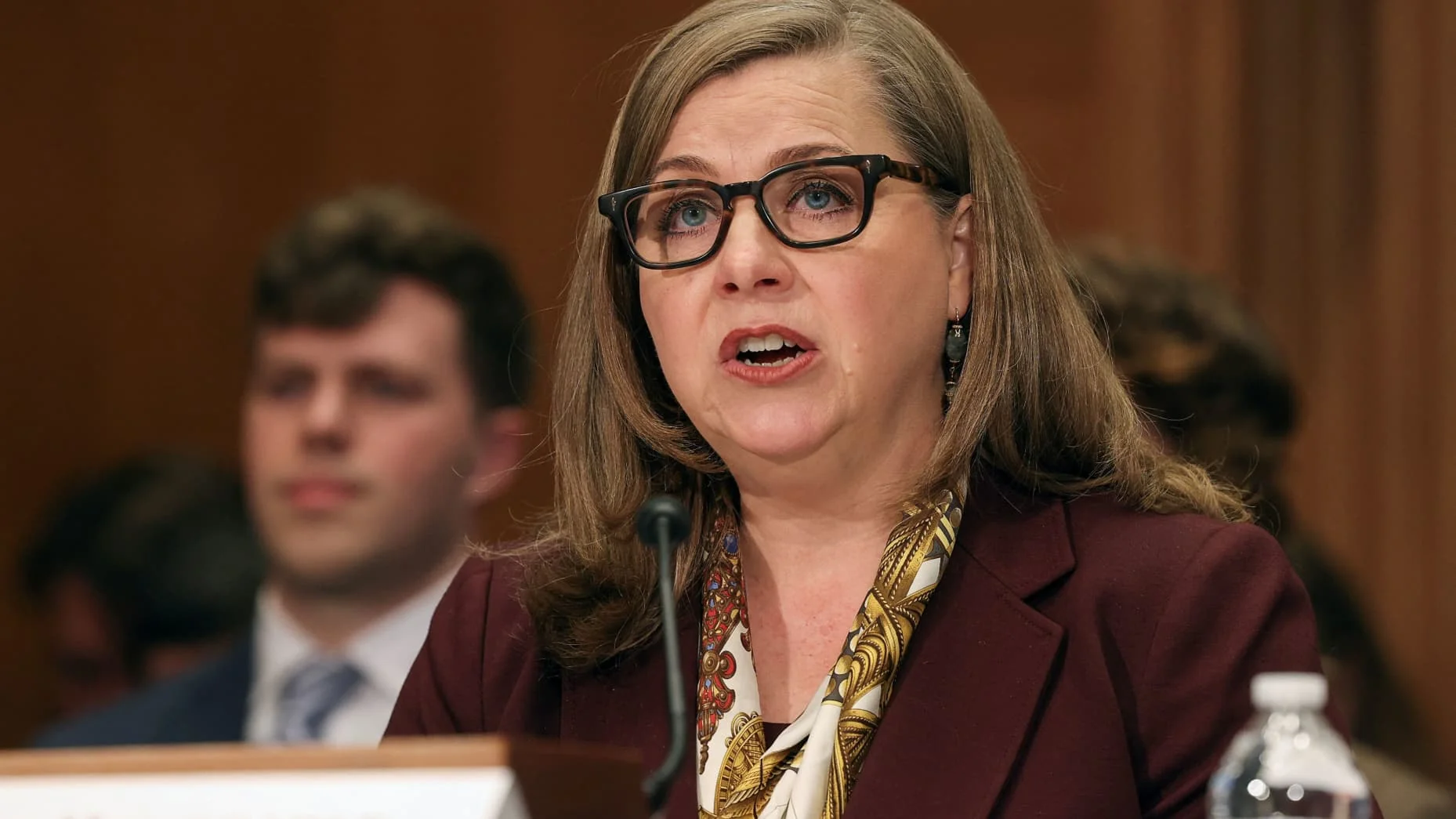 Federal Reserve Board Governor Michelle Bowman在国会听证会作证的资料图