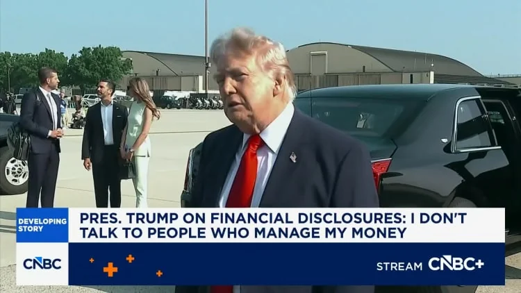 Trump 2025 financial disclosure revenue and crypto income